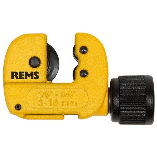 Ручной труборез Rems RAS Cu-INOX до 28 - компактный труборез для труднодоступных мест, предназначеный для резки труб диаметром ⅛ – 1⅛" (3 – 28 мм). Закаленные упорные ролики гарантируют точный ход режущего диска по трубе.