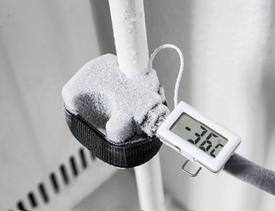 Цифровой жк-термометр Rems - с крепежной скобой, для точной индикации температуры на месте замораживания. Принадлежность для электрического аппарата для заморозки труб Rems Frigo 2/Frigo 2 F-Zero.